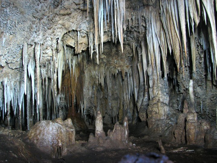 Grande salle grotte de l'églantine