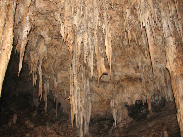 concrétionnement grotte églantine